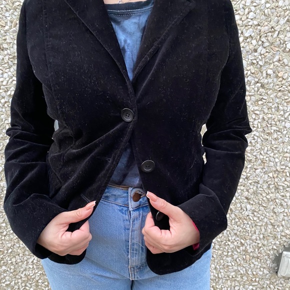 Vintage velvet blazer! Perfect for fall/winter - Picture 4 of 6